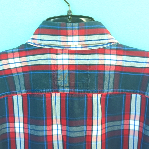 HOLLISTER | Men's Casual Button Down Long Sleeve Shirt - Picture 7 of 9